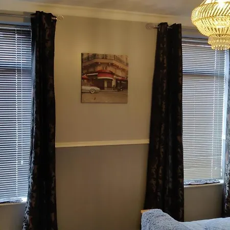 Brads Place -Ballymena Central-New Managent-Fidelity Llc Newly Renovated Welcome Room photo