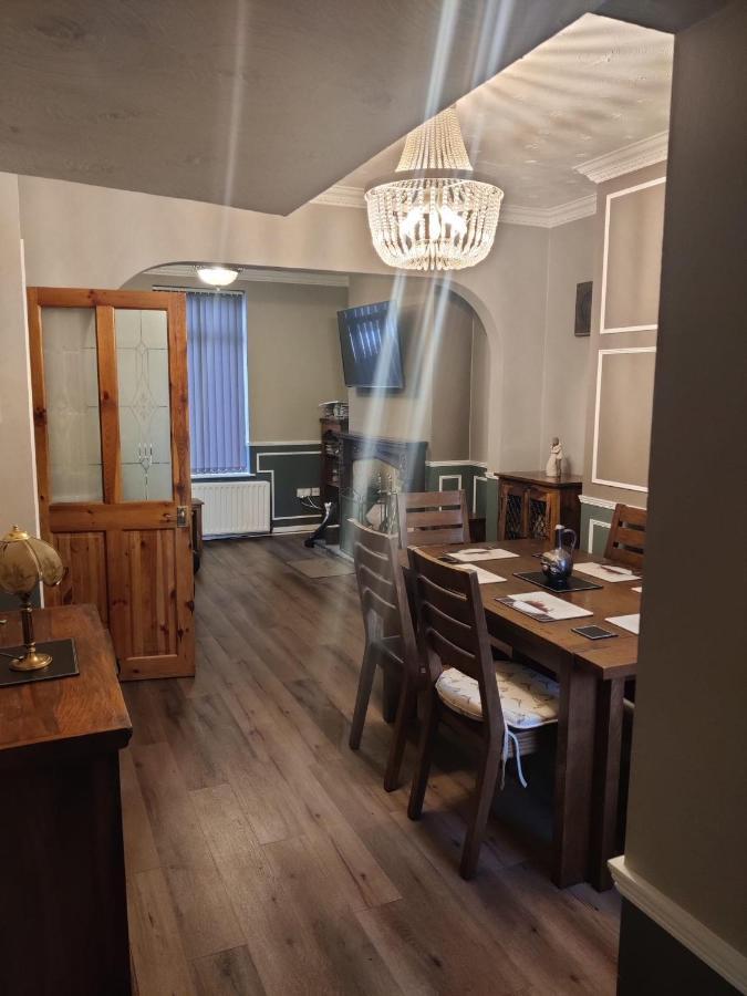Brads Place -Ballymena Central-New Managent-Fidelity Llc Newly Renovated Welcome Homestay Ballymena
