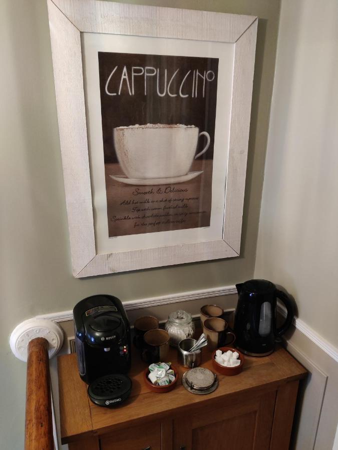 Brads Place -Ballymena Central-New Managent-Fidelity Llc Newly Renovated Welcome Homestay Ballymena