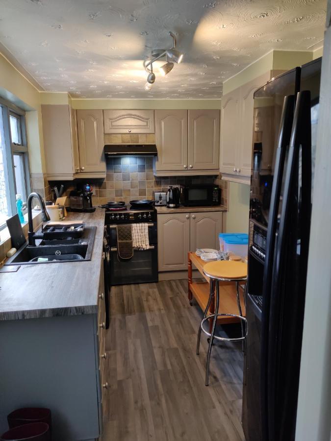 Brads Place -Ballymena Central-New Managent-Fidelity Llc Newly Renovated Welcome Homestay Ballymena